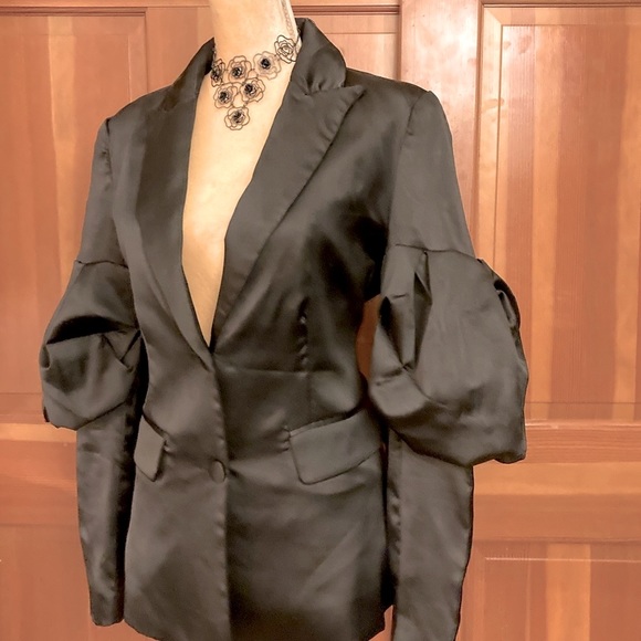 Gigot Sleeve Breasted Blazer - Picture 15 of 16